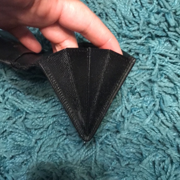 Louis Vuitton Wallet Black Epi Leather - Picture 7 of 9